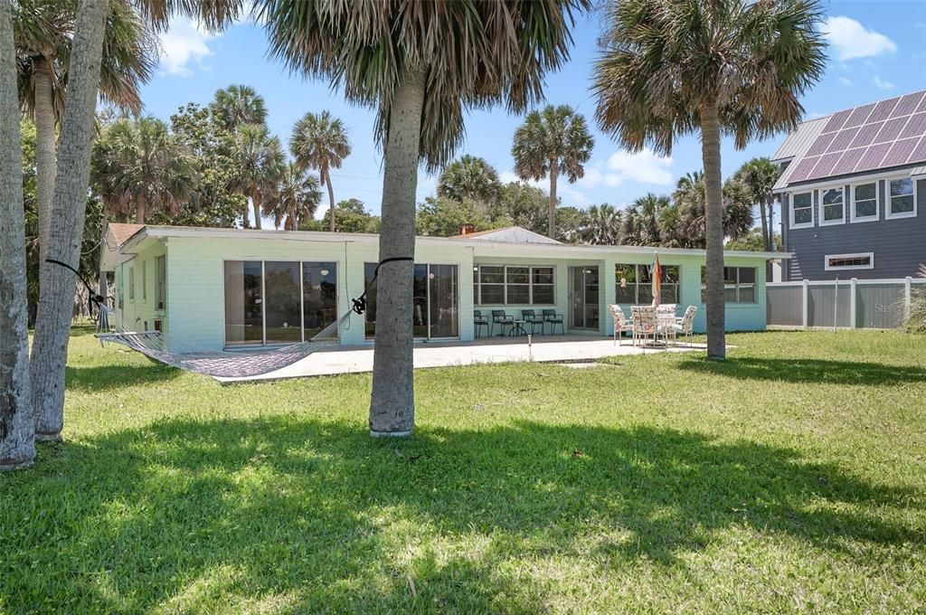 For Sale: $699,000 (3 beds, 3 baths, 1875 Square Feet)