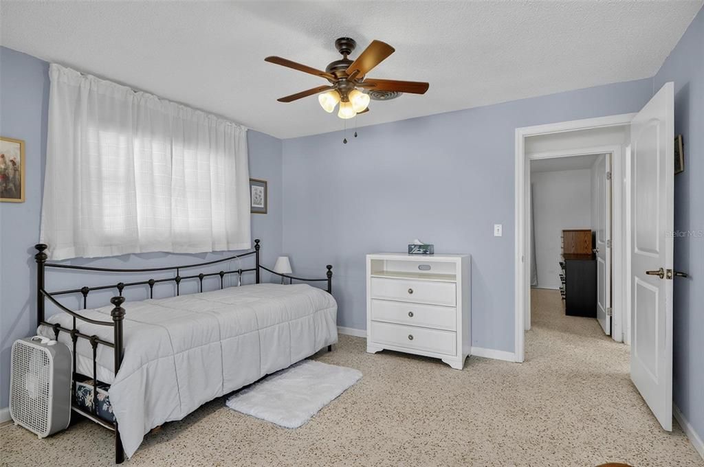 For Sale: $699,000 (3 beds, 3 baths, 1875 Square Feet)