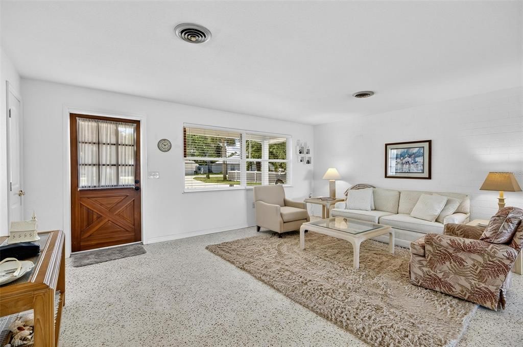 For Sale: $699,000 (3 beds, 3 baths, 1875 Square Feet)