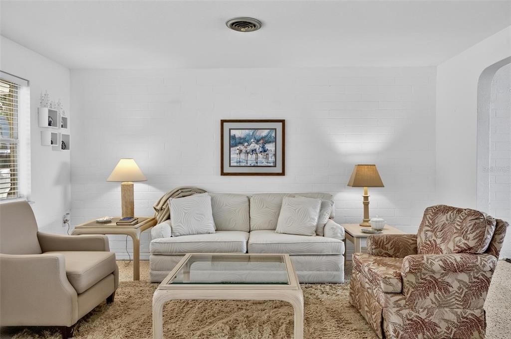 For Sale: $699,000 (3 beds, 3 baths, 1875 Square Feet)