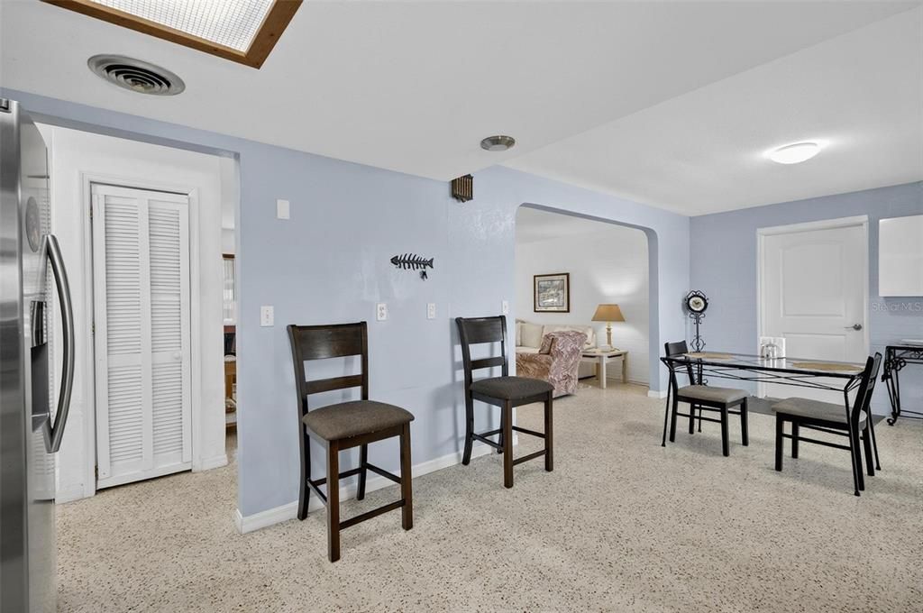 For Sale: $699,000 (3 beds, 3 baths, 1875 Square Feet)