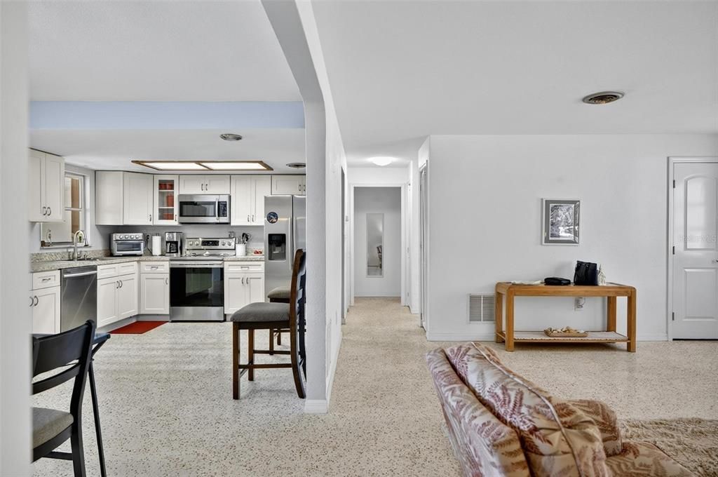 For Sale: $699,000 (3 beds, 3 baths, 1875 Square Feet)