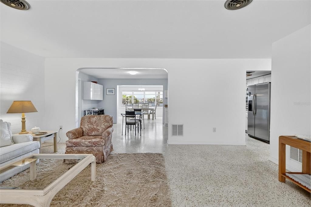 For Sale: $699,000 (3 beds, 3 baths, 1875 Square Feet)
