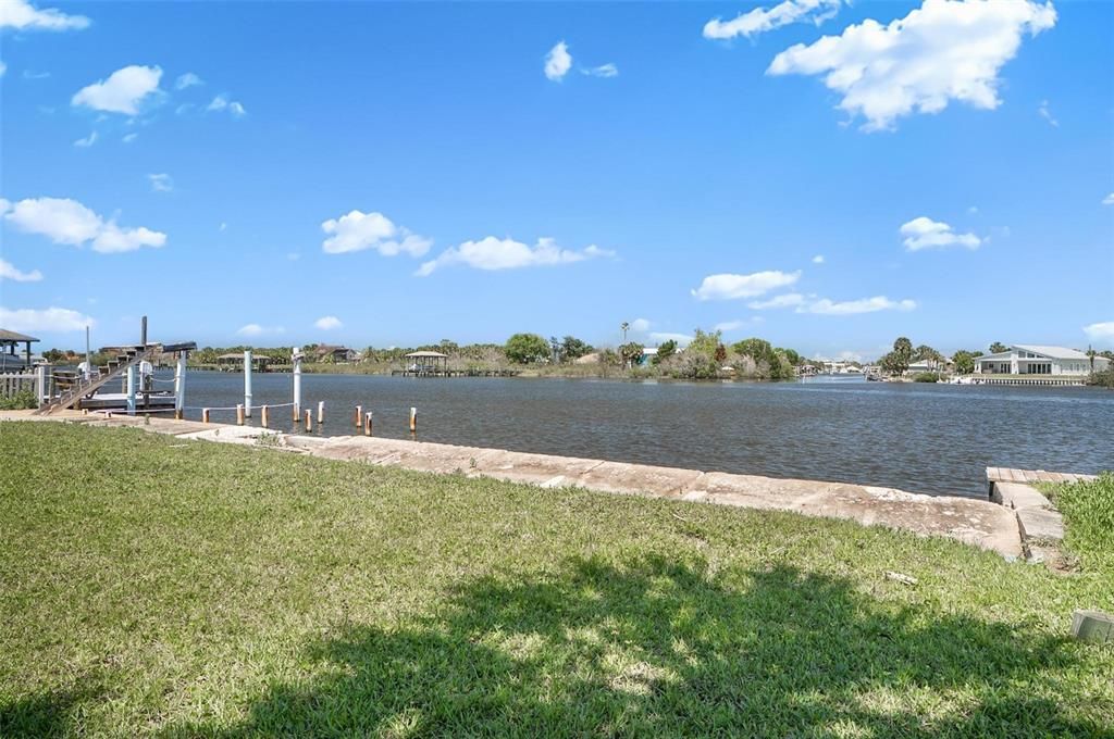 For Sale: $699,000 (3 beds, 3 baths, 1875 Square Feet)