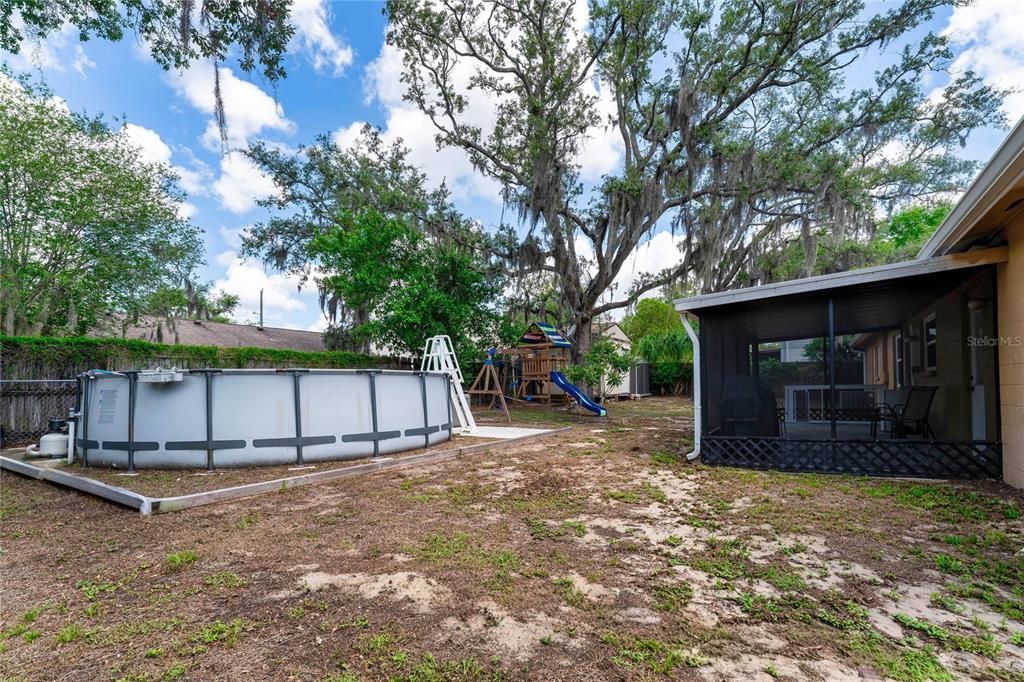 Activo con contrato: $345,000 (3 camas, 2 baños, 1322 Pies cuadrados)