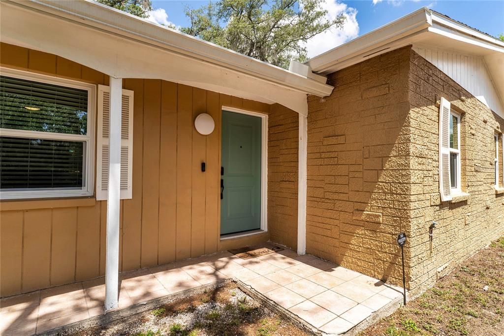 Activo con contrato: $345,000 (3 camas, 2 baños, 1322 Pies cuadrados)