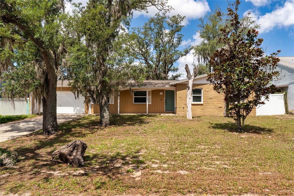 Activo con contrato: $345,000 (3 camas, 2 baños, 1322 Pies cuadrados)
