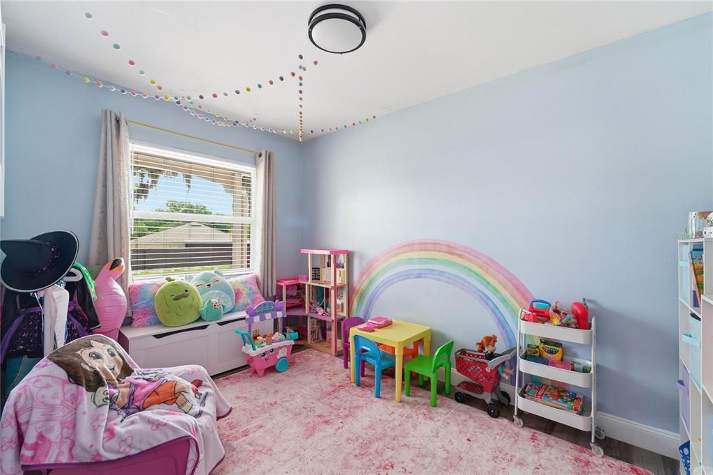 Activo con contrato: $345,000 (3 camas, 2 baños, 1322 Pies cuadrados)
