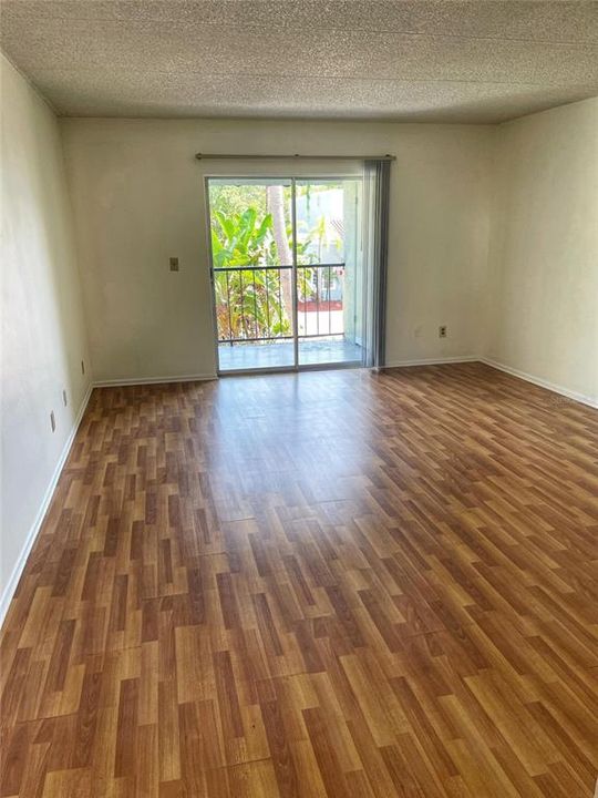 На продажу: $139,995 (1 спален, 1 ванн, 742 Квадратных фут)