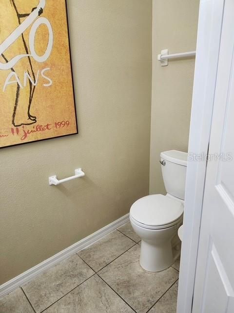 For Rent: $2,350 (3 beds, 2 baths, 1862 Square Feet)