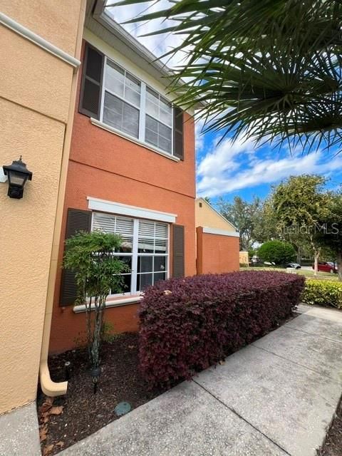 For Rent: $2,350 (3 beds, 2 baths, 1862 Square Feet)