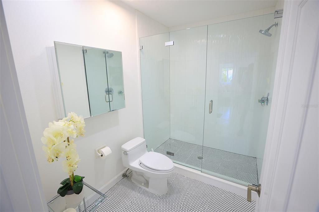 For Sale: $2,550,000 (4 beds, 4 baths, 4154 Square Feet)