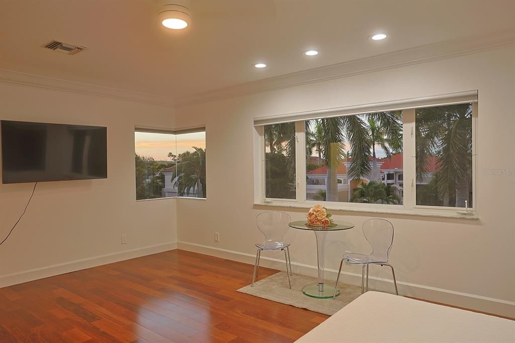 For Sale: $2,550,000 (4 beds, 4 baths, 4154 Square Feet)