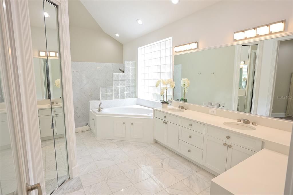 For Sale: $2,550,000 (4 beds, 4 baths, 4154 Square Feet)
