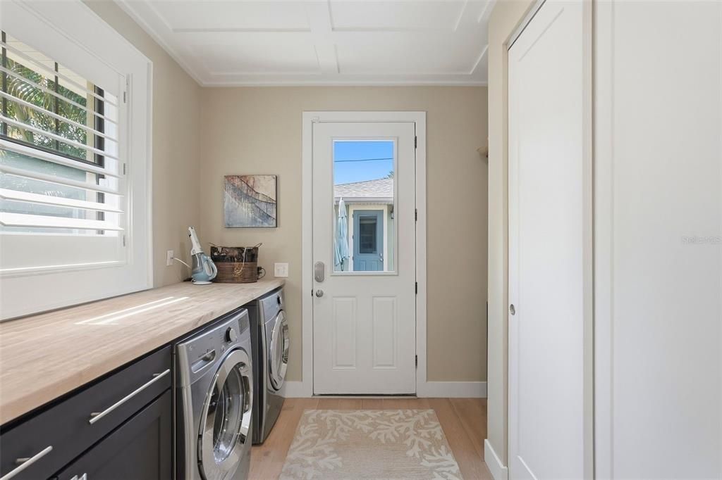Active With Contract: $1,425,000 (4 beds, 2 baths, 2293 Square Feet)