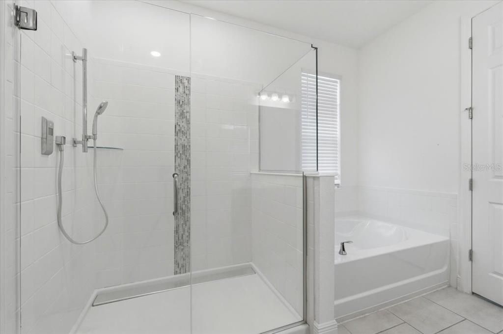 For Sale: $455,000 (4 beds, 2 baths, 2080 Square Feet)