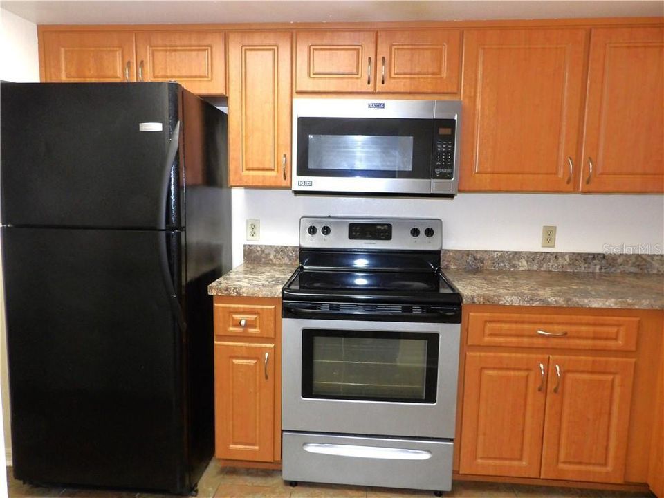 For Sale: $149,500 (2 beds, 2 baths, 1051 Square Feet)