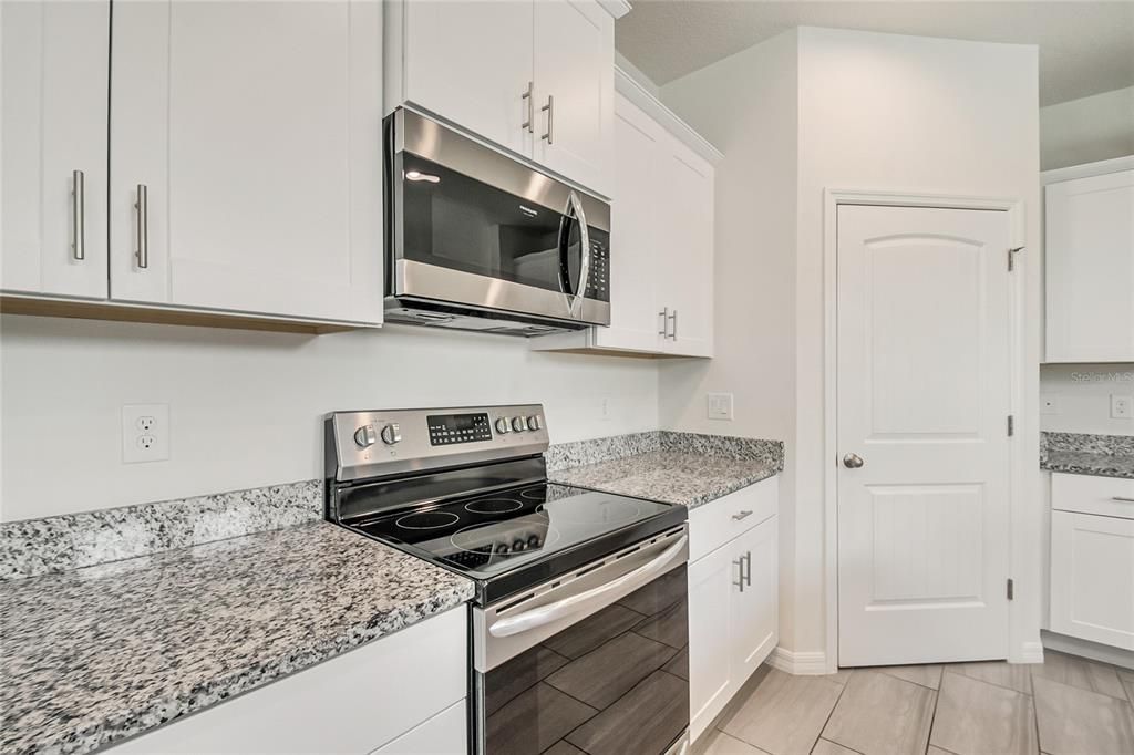 На продажу: $459,900 (3 спален, 2 ванн, 1705 Квадратных фут)