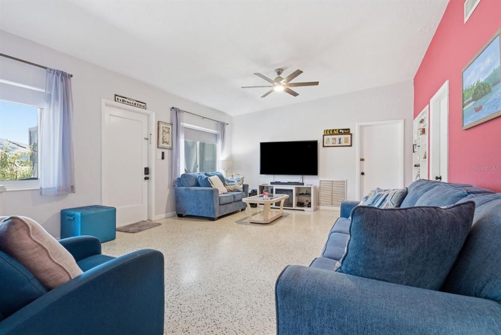 For Sale: $419,000 (4 beds, 2 baths, 1571 Square Feet)