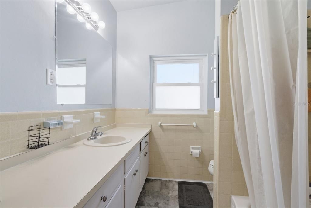 For Sale: $419,000 (4 beds, 2 baths, 1571 Square Feet)