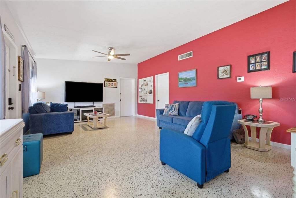 For Sale: $419,000 (4 beds, 2 baths, 1571 Square Feet)