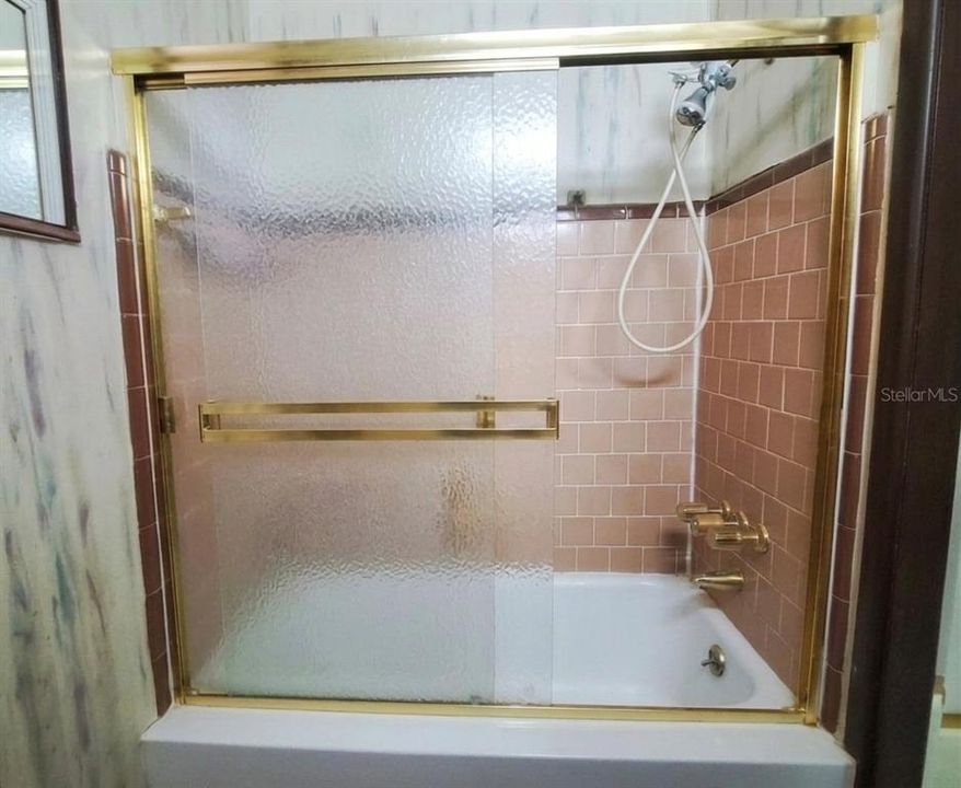 На продажу: $300,000 (3 спален, 1 ванн, 988 Квадратных фут)