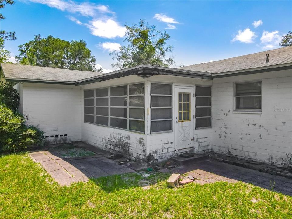 For Sale: $549,900 (3 beds, 2 baths, 1460 Square Feet)