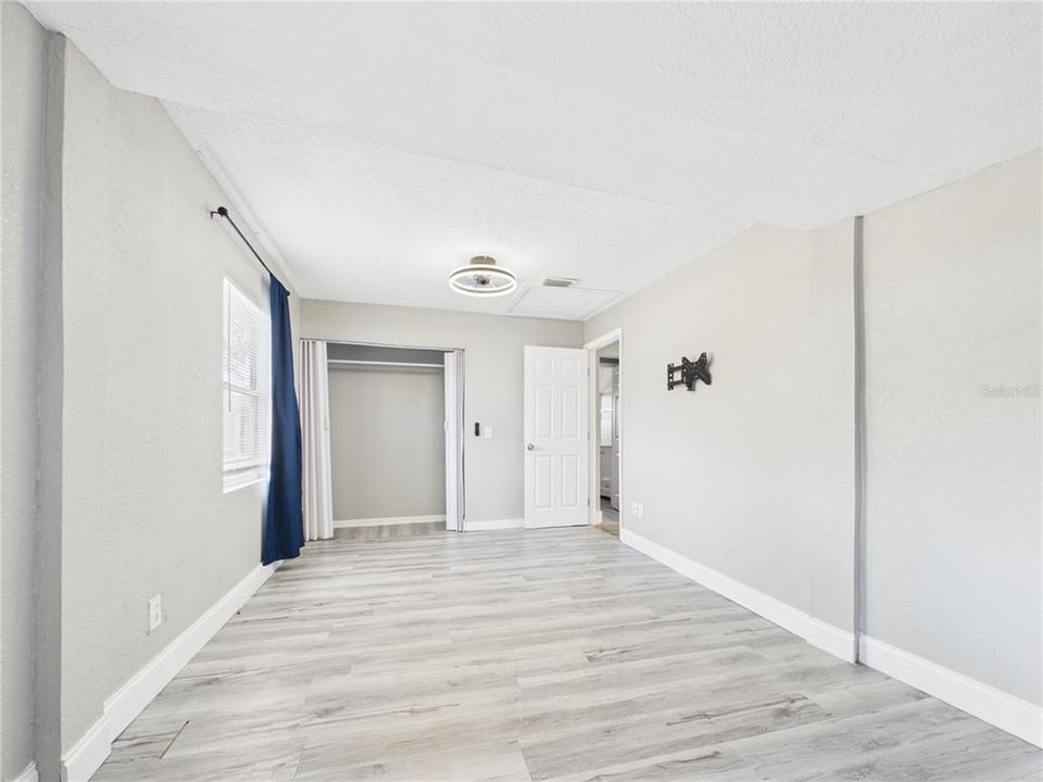 For Rent: $2,120 (3 beds, 1 baths, 1290 Square Feet)