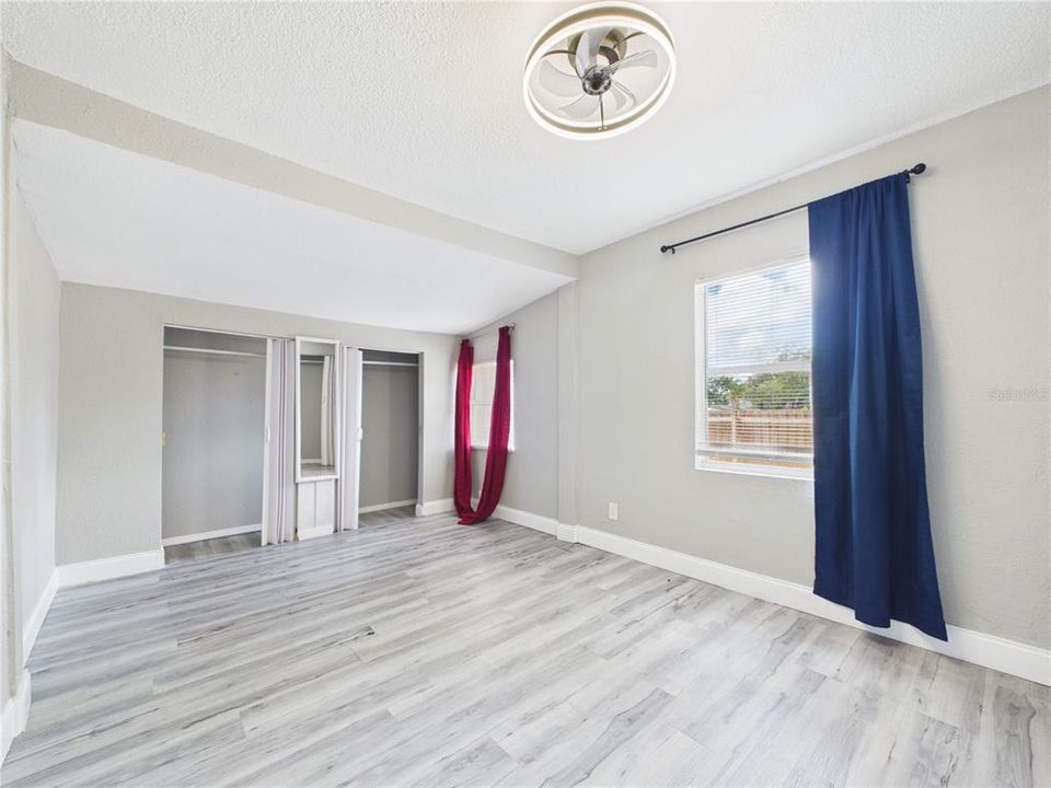 For Rent: $2,120 (3 beds, 1 baths, 1290 Square Feet)