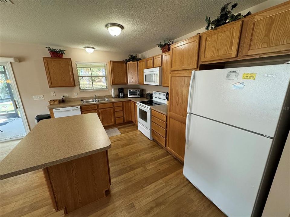 For Rent: $2,200 (3 beds, 2 baths, 1542 Square Feet)
