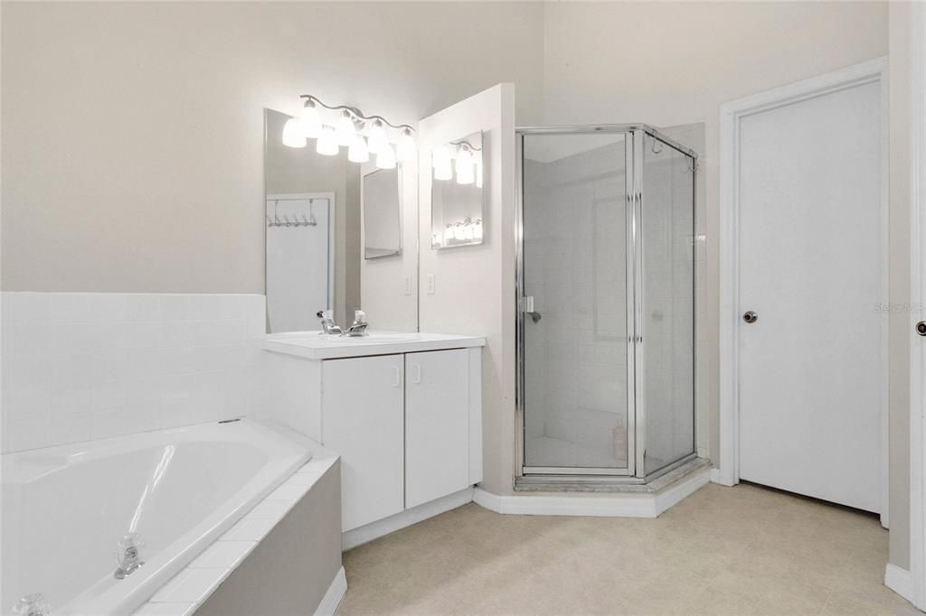 For Sale: $235,700 (3 beds, 2 baths, 1764 Square Feet)