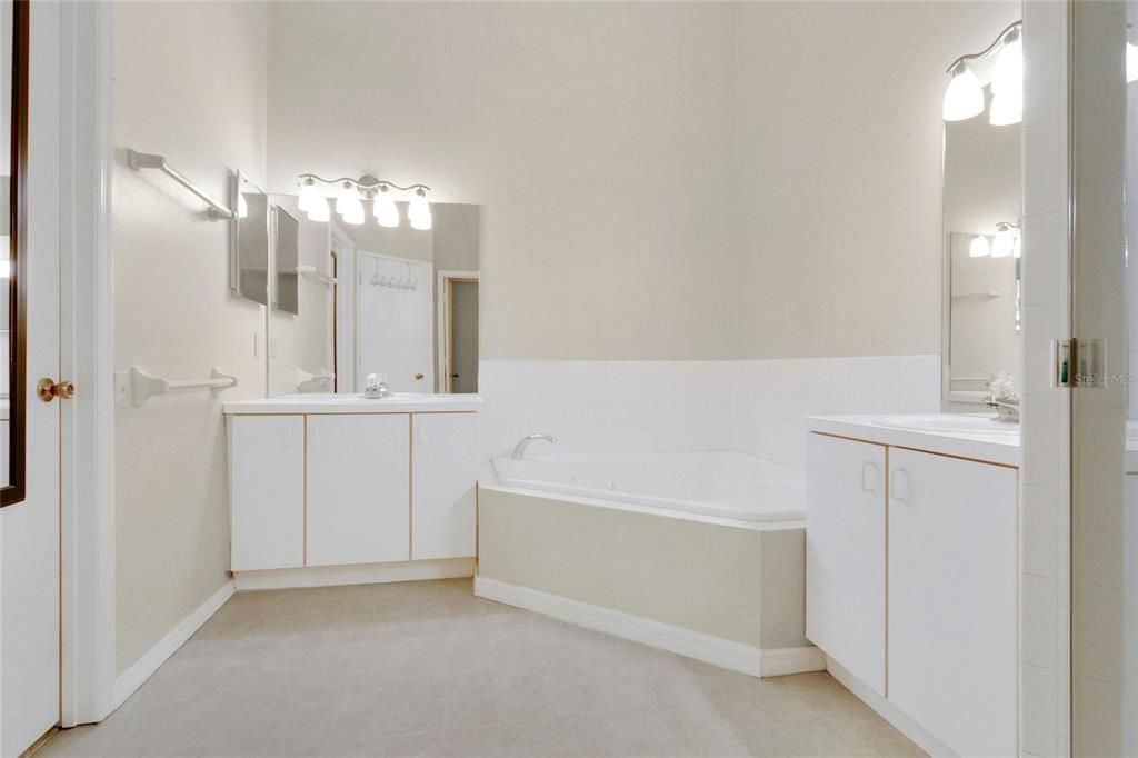 For Sale: $235,700 (3 beds, 2 baths, 1764 Square Feet)
