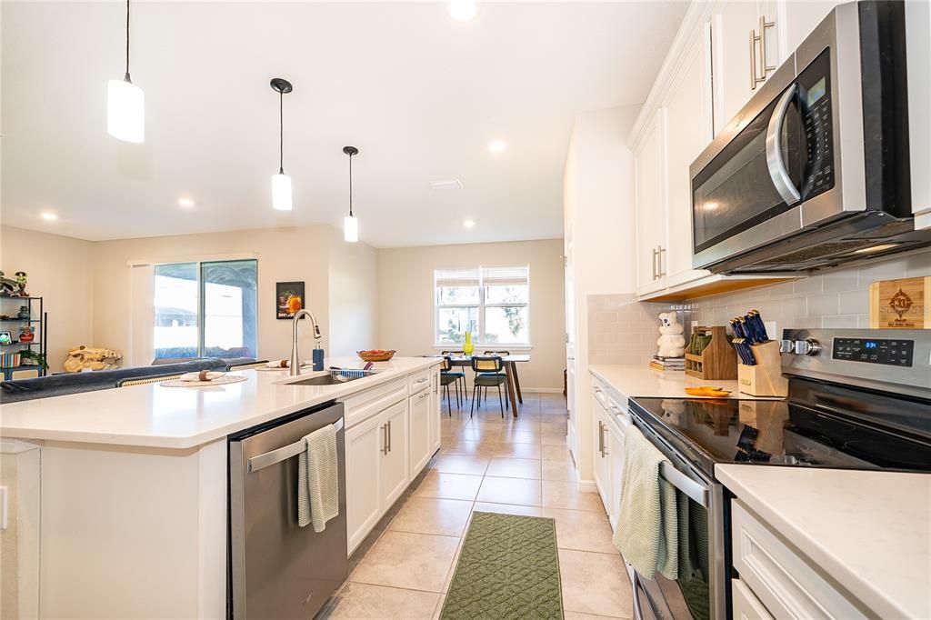 En Venta: $525,000 (5 camas, 3 baños, 2622 Pies cuadrados)