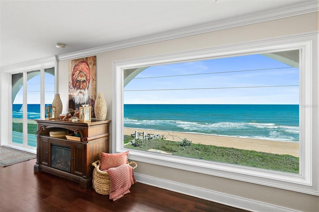 For Sale: $799,000 (3 beds, 2 baths, 1900 Square Feet)