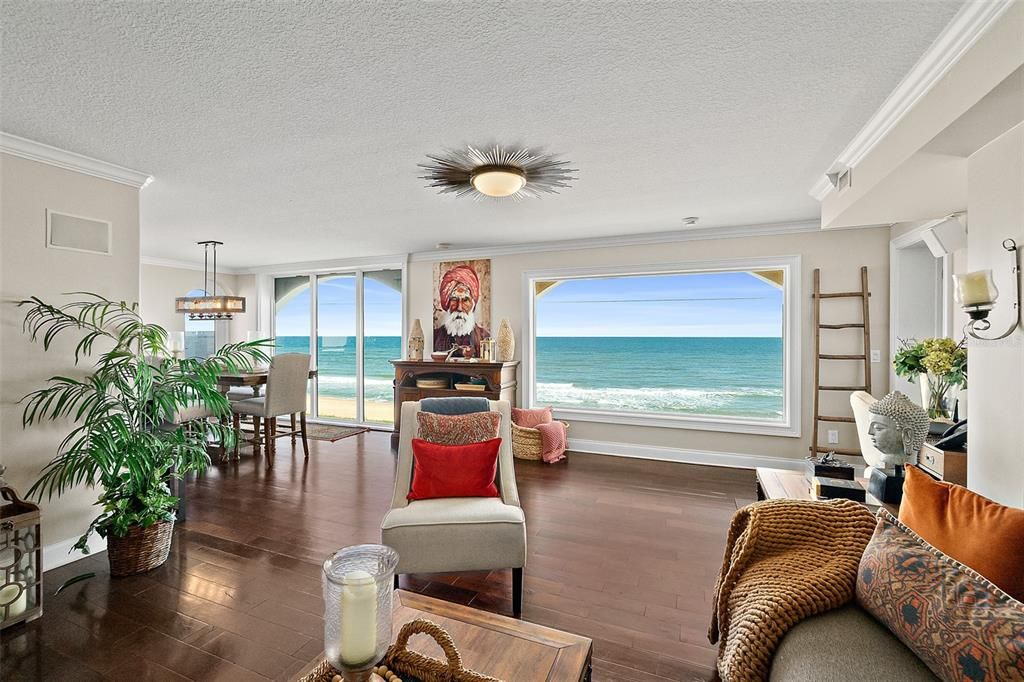 For Sale: $799,000 (3 beds, 2 baths, 1900 Square Feet)