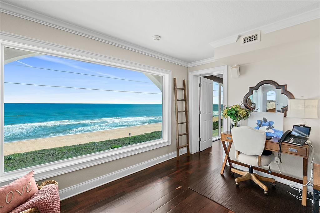 For Sale: $799,000 (3 beds, 2 baths, 1900 Square Feet)