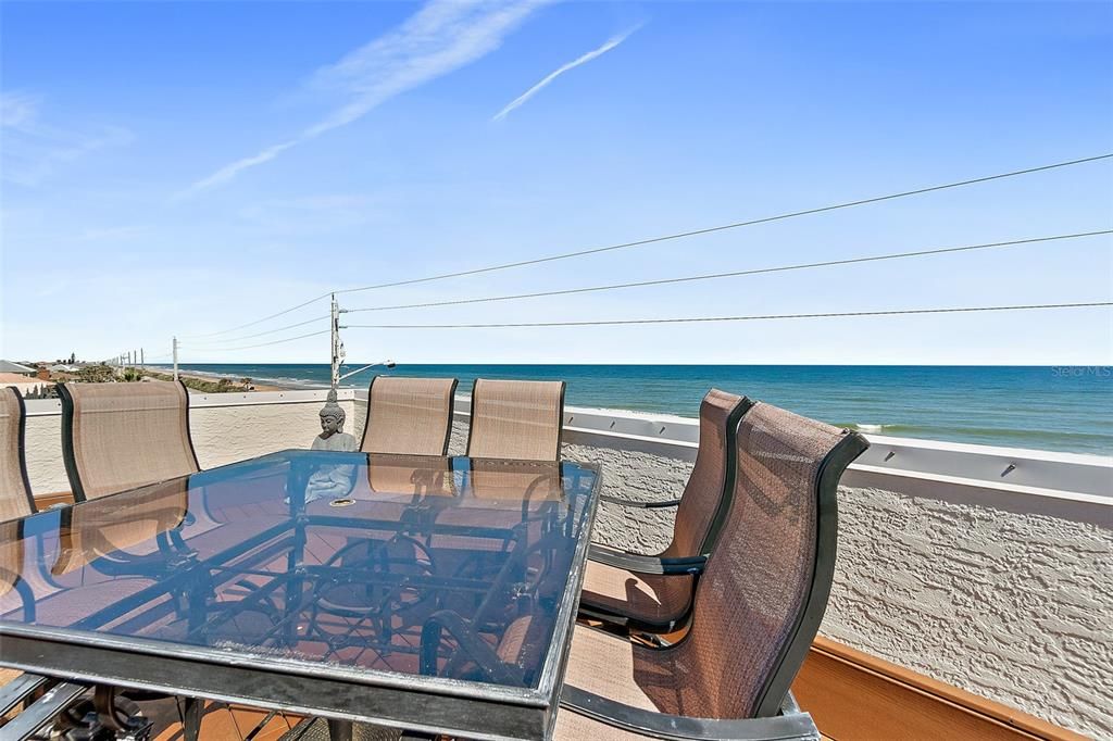For Sale: $799,000 (3 beds, 2 baths, 1900 Square Feet)