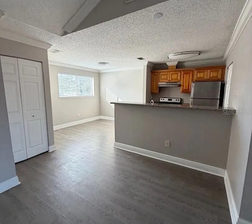 For Rent: $1,500 (1 beds, 1 baths, 755 Square Feet)