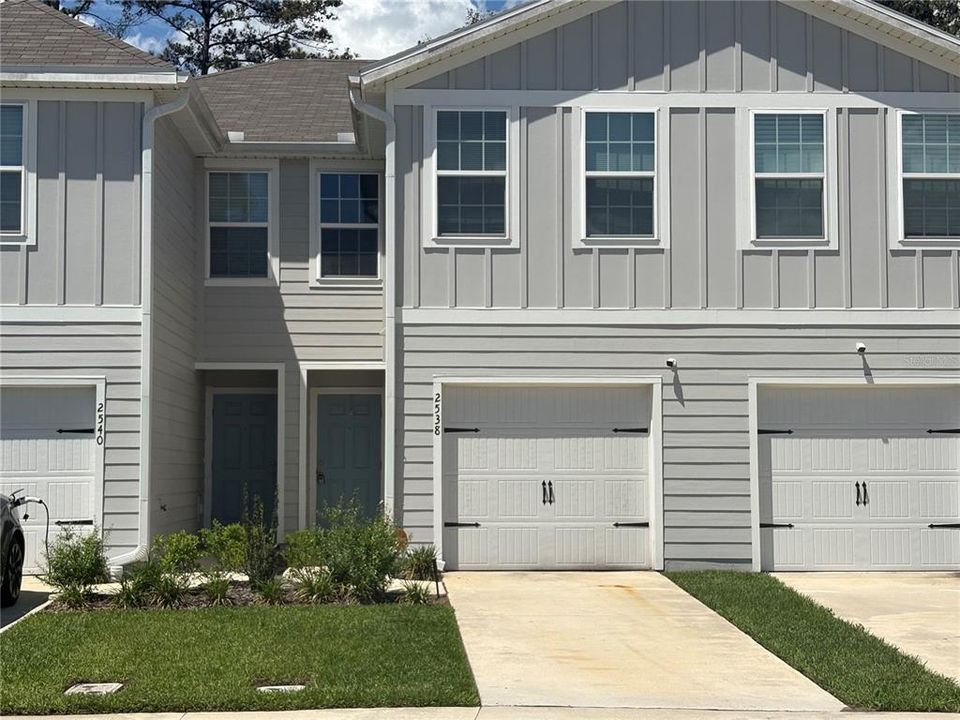 For Sale: $215,000 (3 beds, 2 baths, 1404 Square Feet)