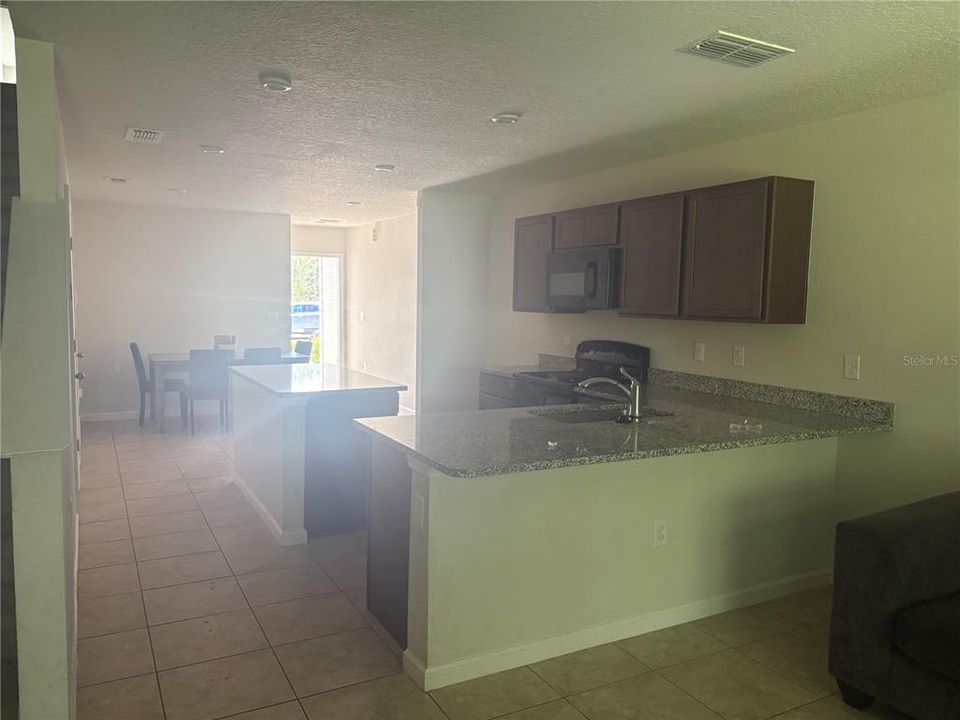 For Sale: $215,000 (3 beds, 2 baths, 1404 Square Feet)