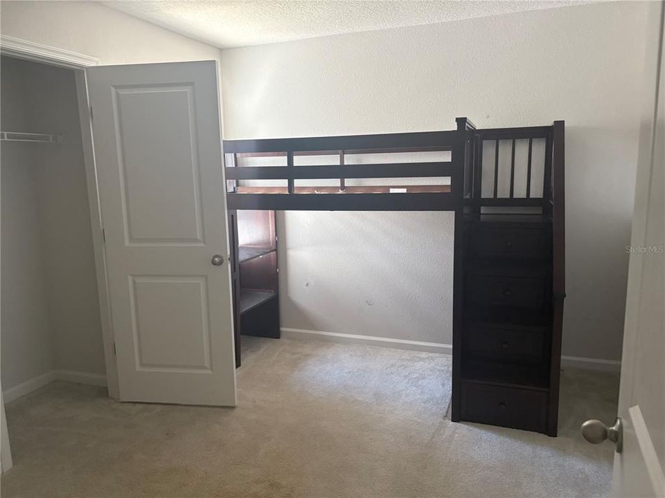 For Sale: $215,000 (3 beds, 2 baths, 1404 Square Feet)