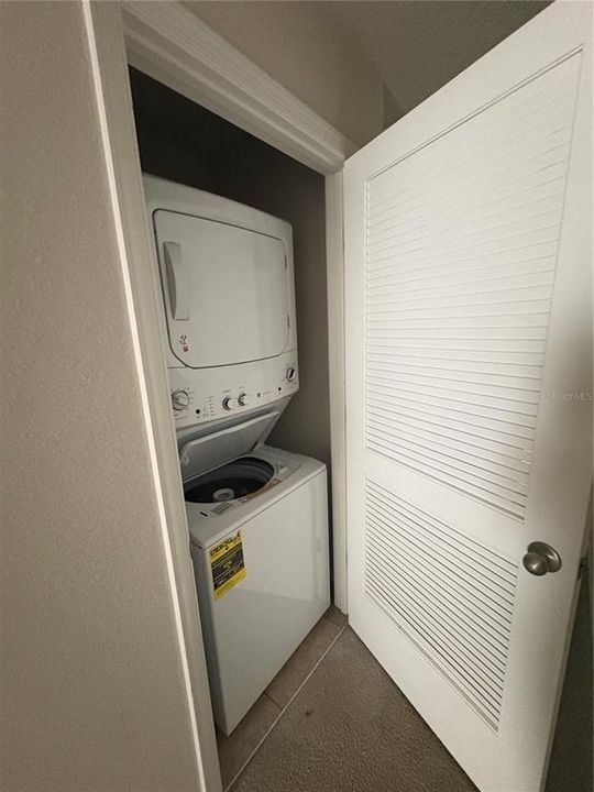 For Sale: $215,000 (3 beds, 2 baths, 1404 Square Feet)