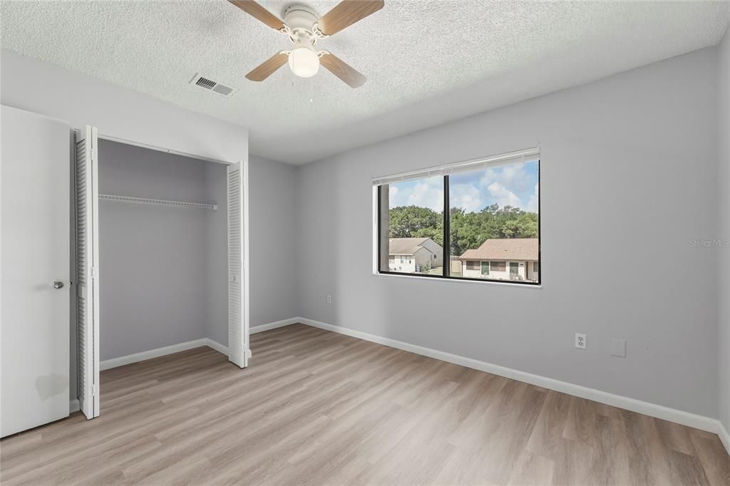 For Sale: $169,900 (2 beds, 2 baths, 1140 Square Feet)