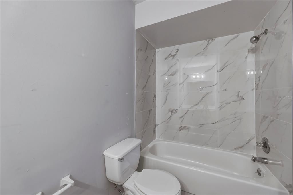 For Sale: $169,900 (2 beds, 2 baths, 1140 Square Feet)