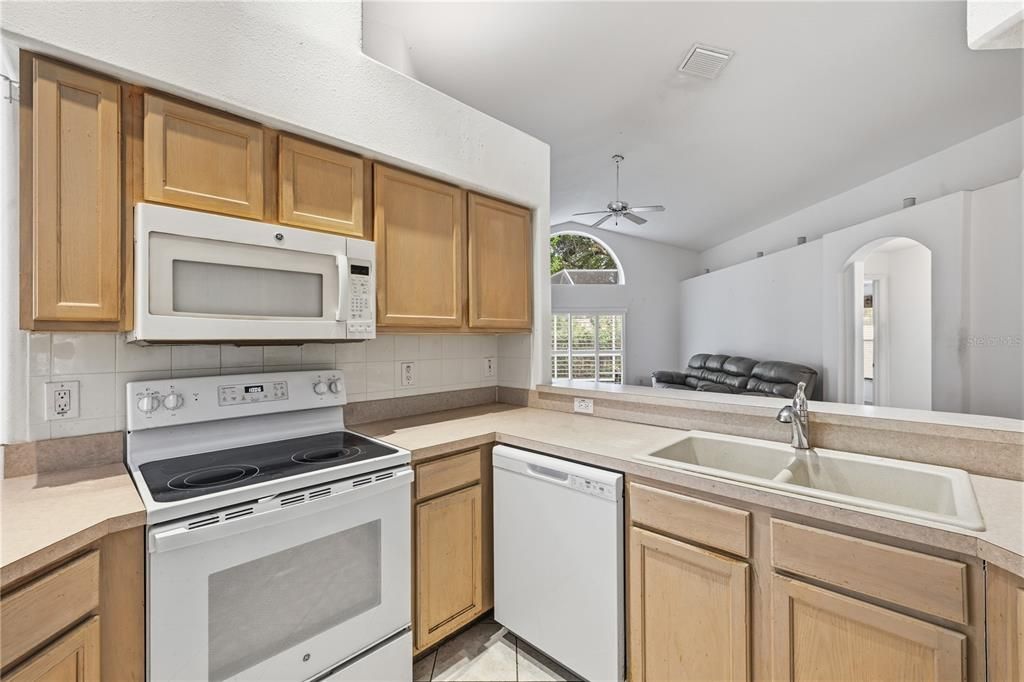 For Sale: $475,000 (3 beds, 2 baths, 1887 Square Feet)