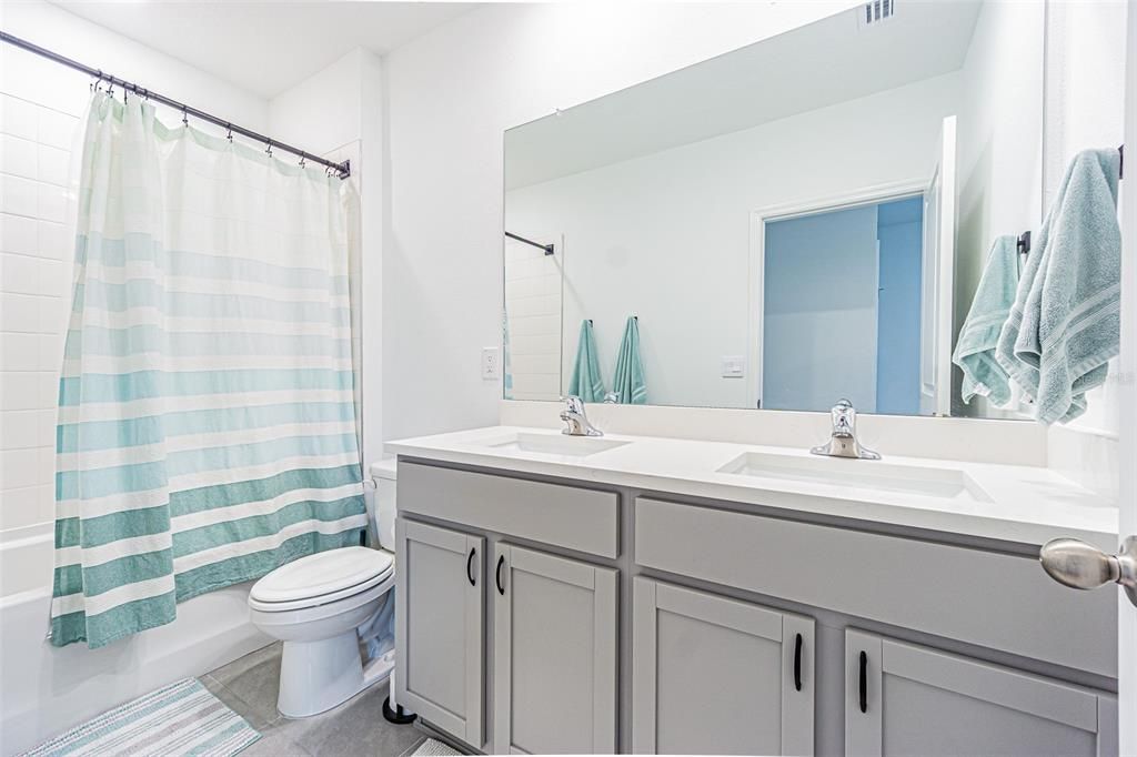 For Sale: $409,900 (4 beds, 2 baths, 2305 Square Feet)