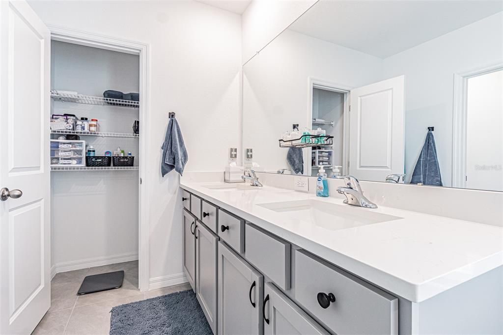 For Sale: $409,900 (4 beds, 2 baths, 2305 Square Feet)
