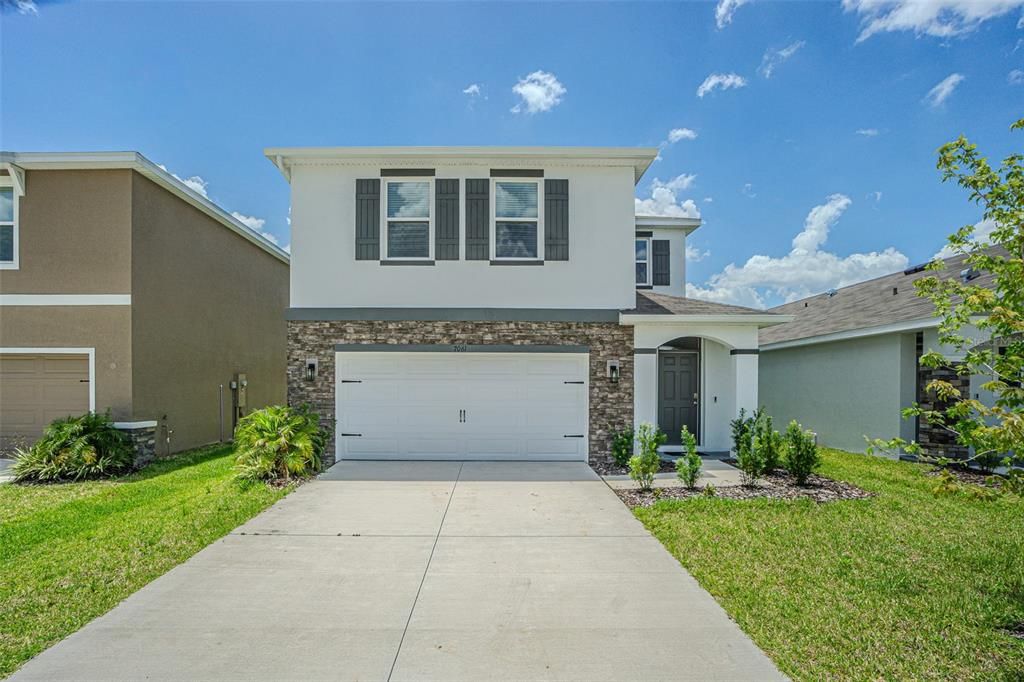 For Sale: $409,900 (4 beds, 2 baths, 2305 Square Feet)