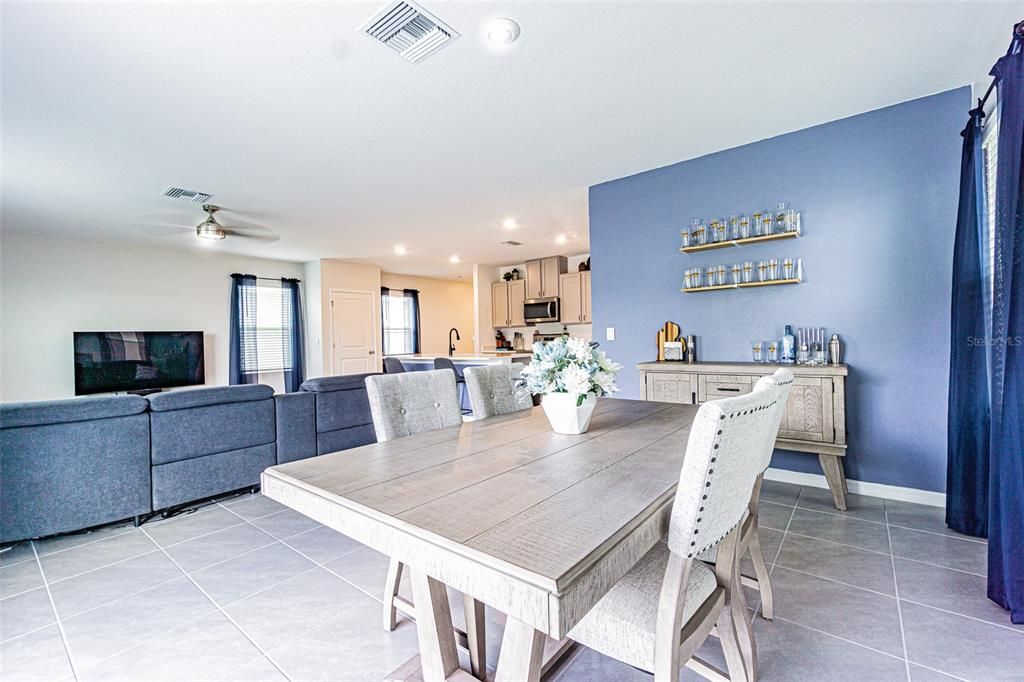 For Sale: $409,900 (4 beds, 2 baths, 2305 Square Feet)