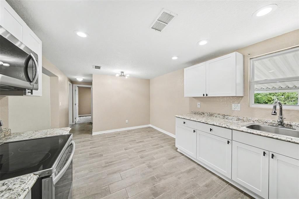 En Venta: $275,000 (3 camas, 2 baños, 1056 Pies cuadrados)